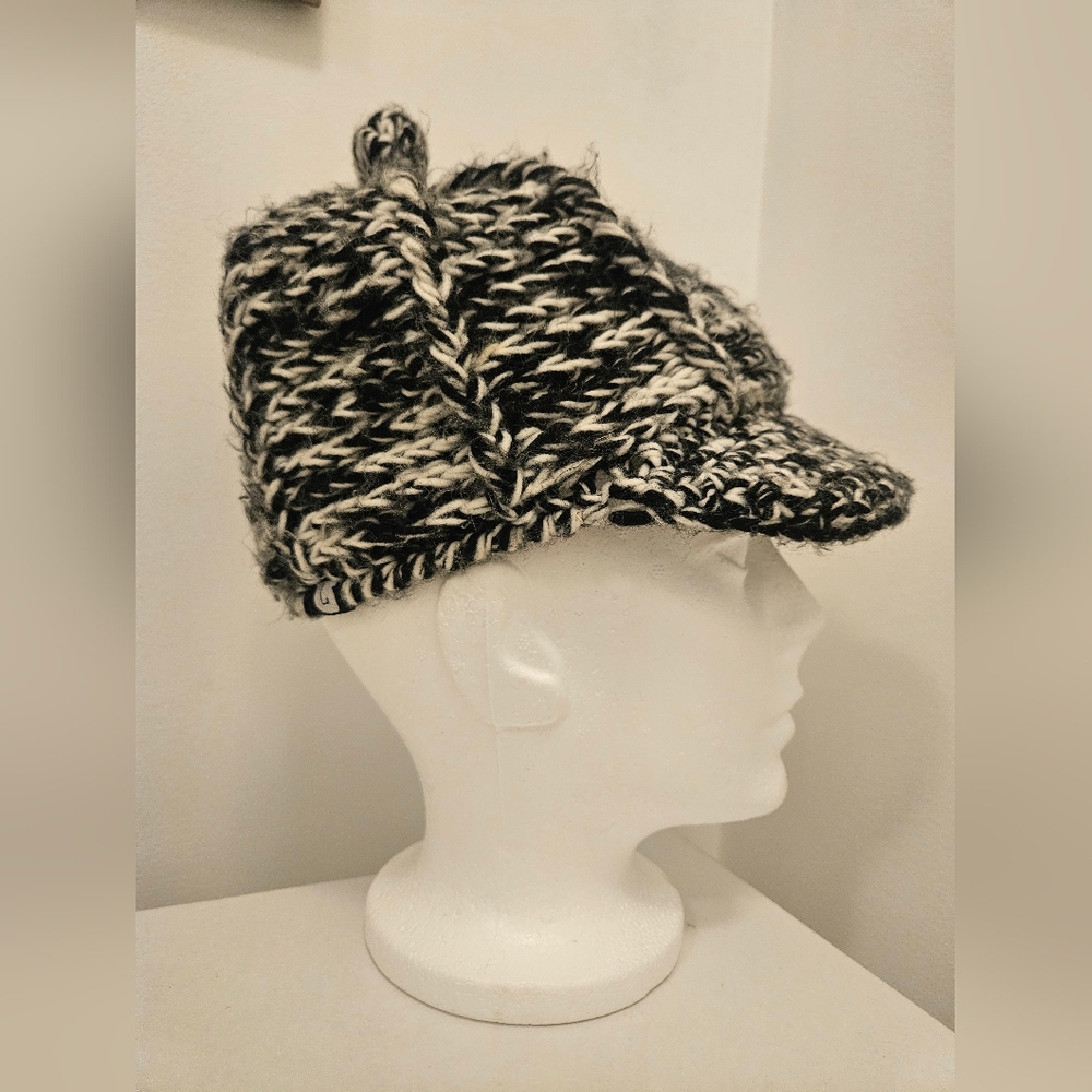 Burton Women's Black and White Knit Toque Beanie